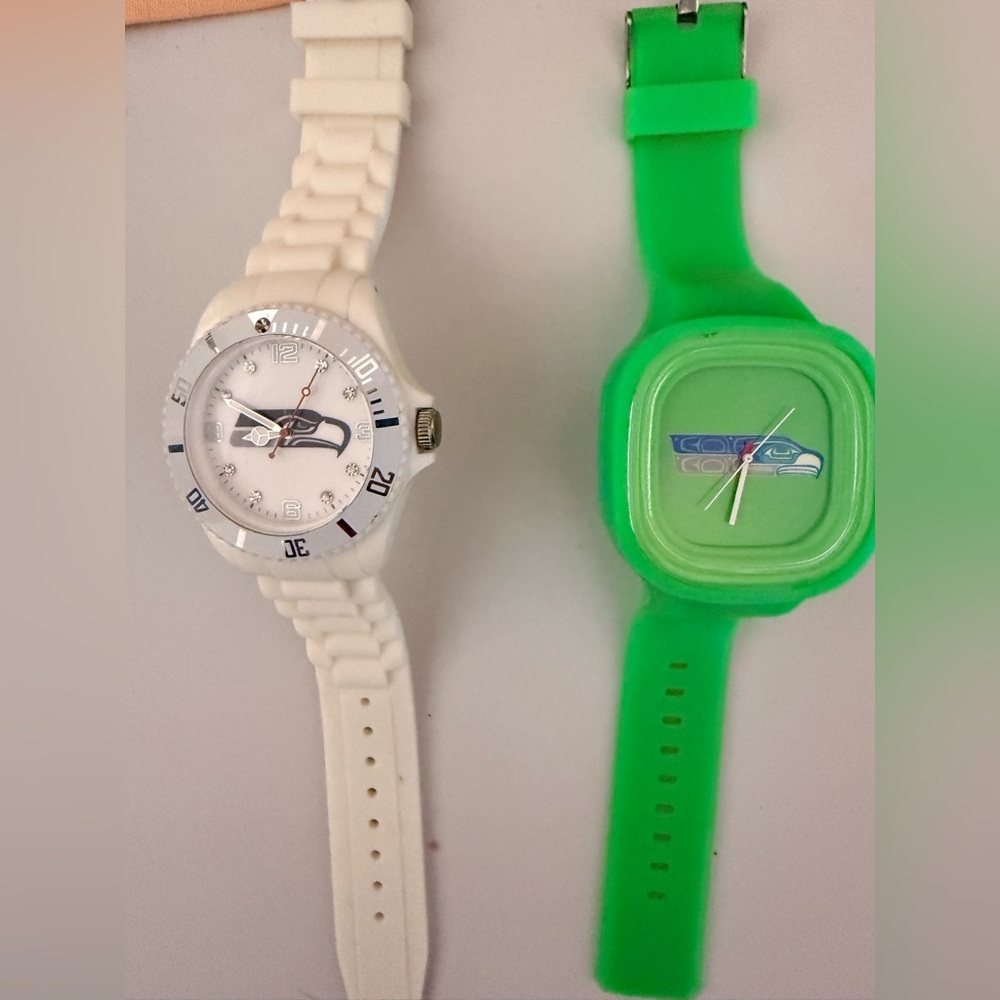 Lot of 2 Vintage Seattle Seahawks WOMEN'S CLOUD SPORTS Watches Super Bowl Ready